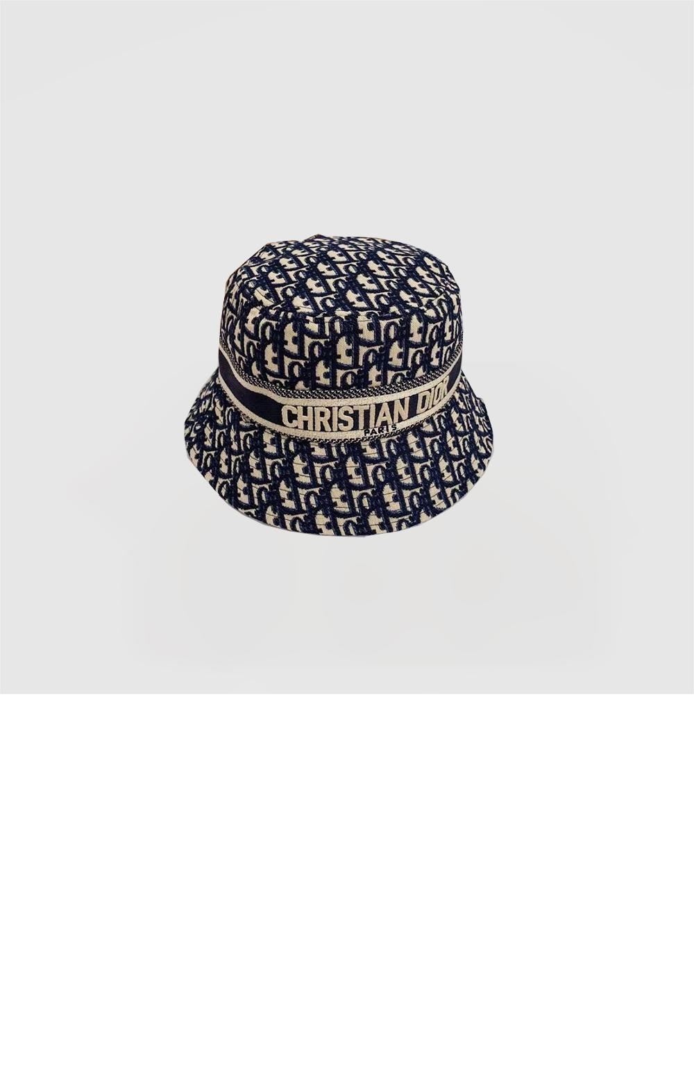 하운즈투스 버킷햇 8262AG > 디올