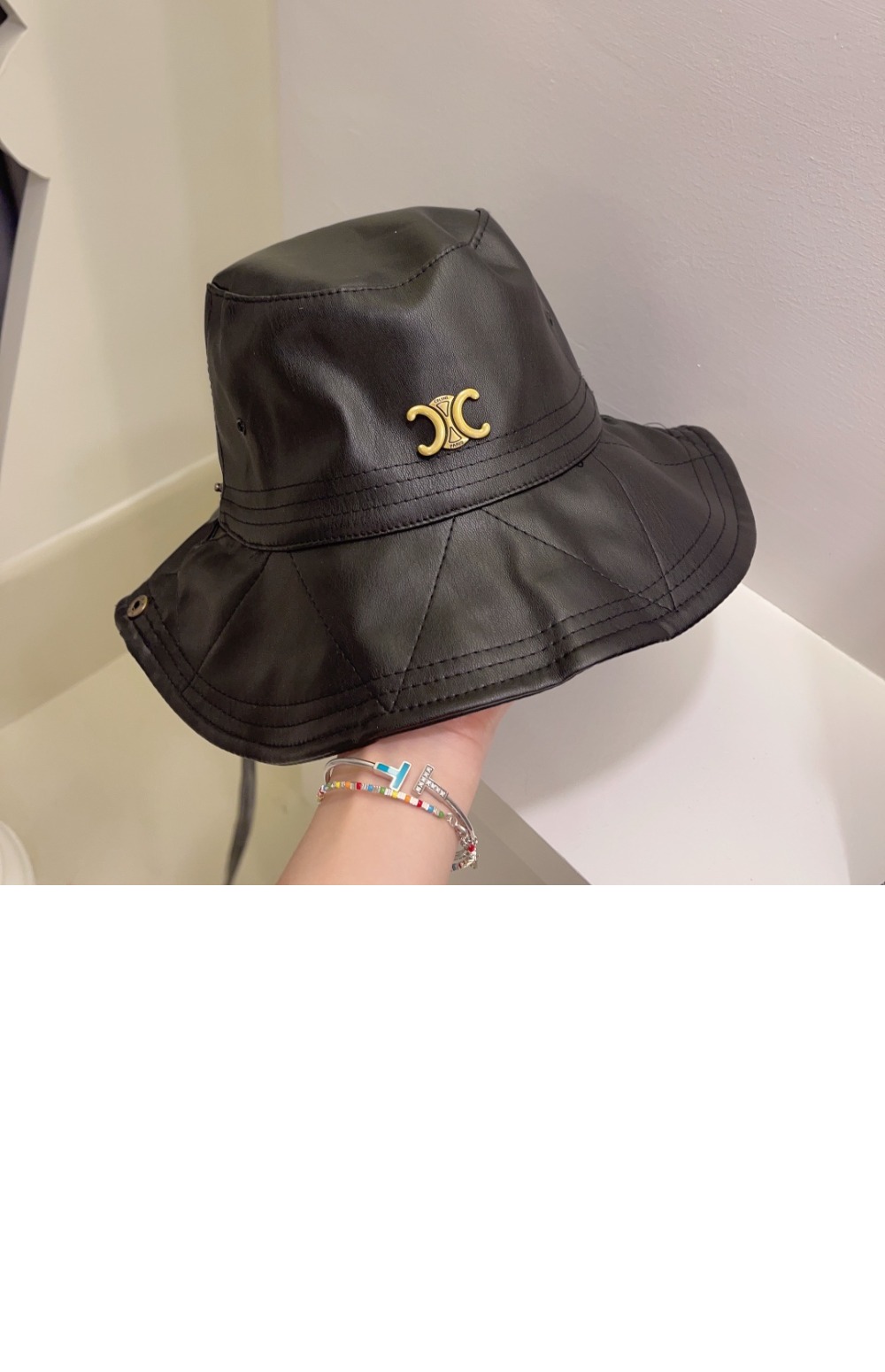 선캡 2A7UB4 > 셀린느