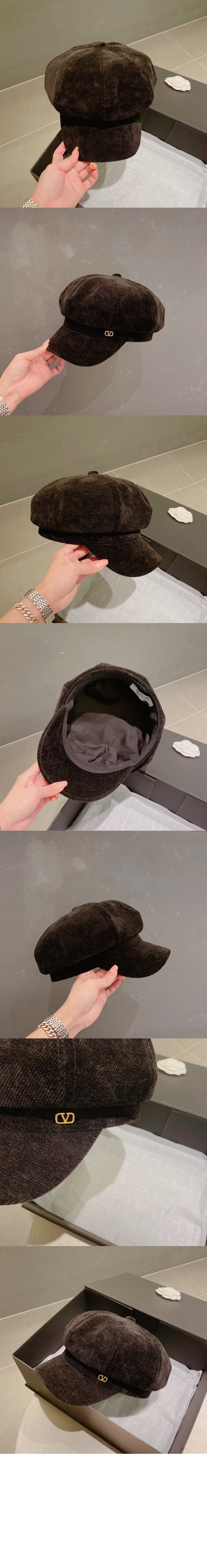 팔각 모자 > 발렌티노