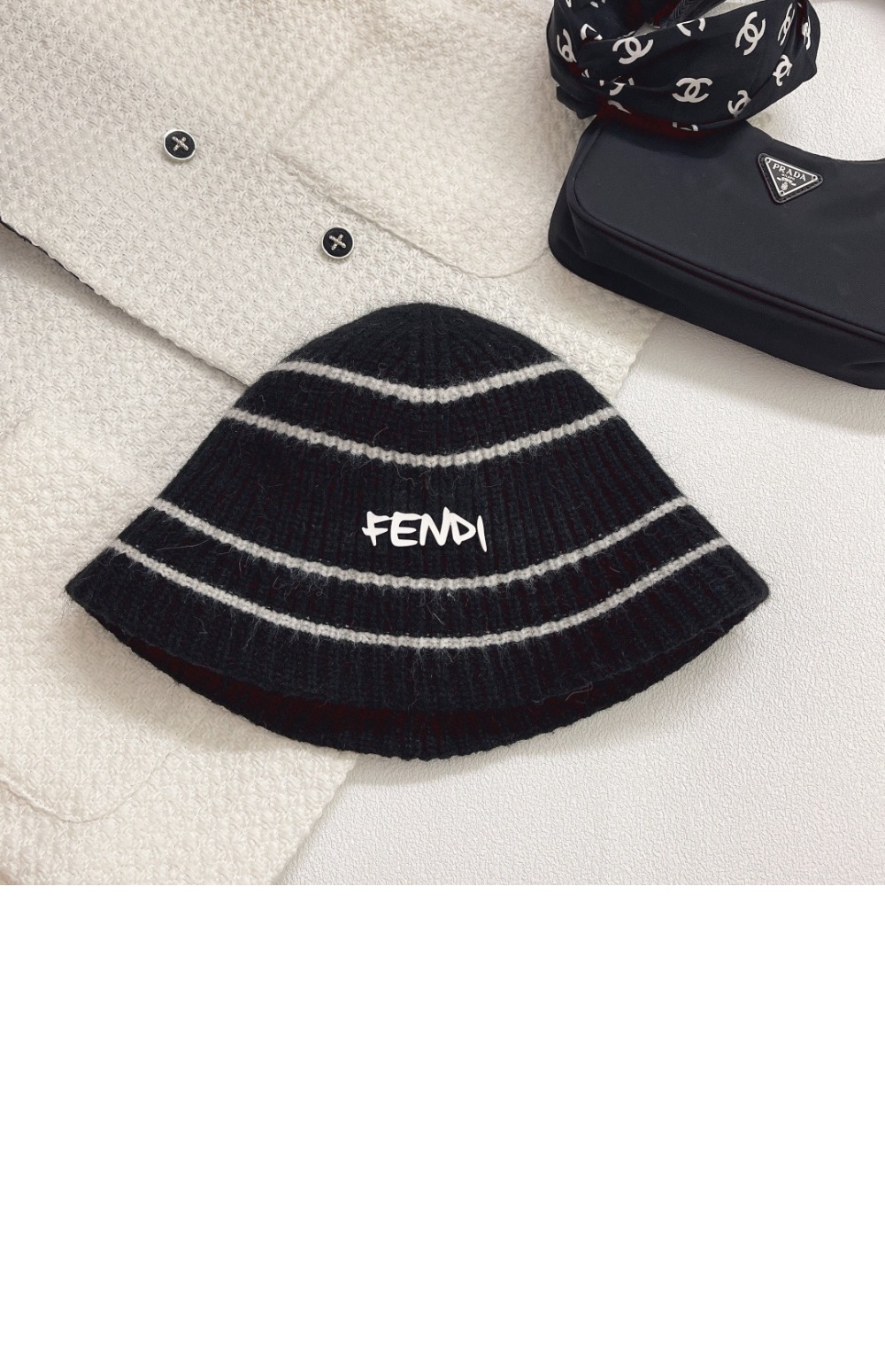 니트 벙거지 FXQ536 > 펜디