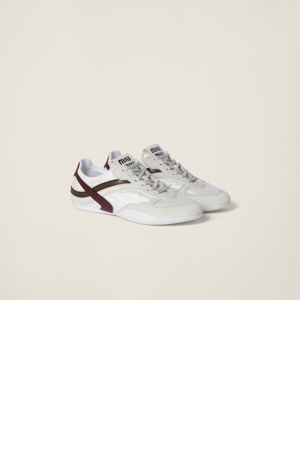 김나지움 기능성 소재 및 스웨이드 스니커즈 5E428E > Sneakers - 스니커즈