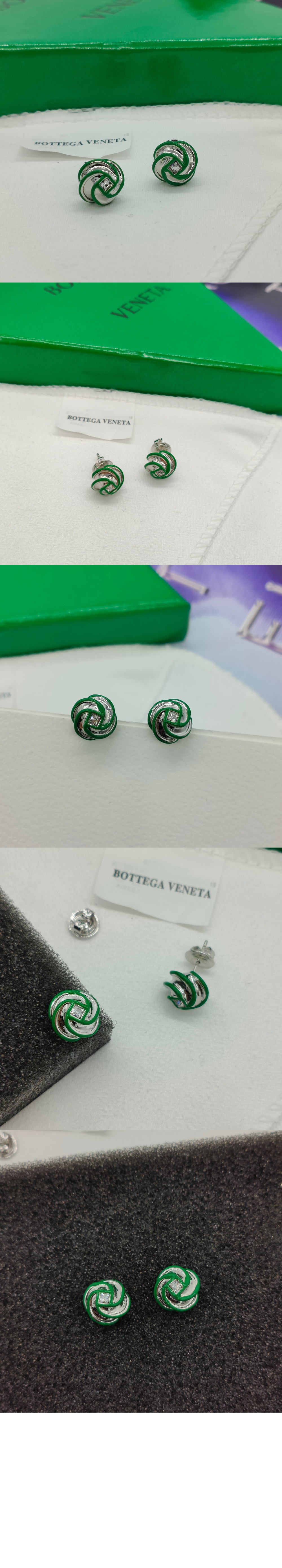 꽃잎 입체 패턴 이어링 732672 > 보테가베네타