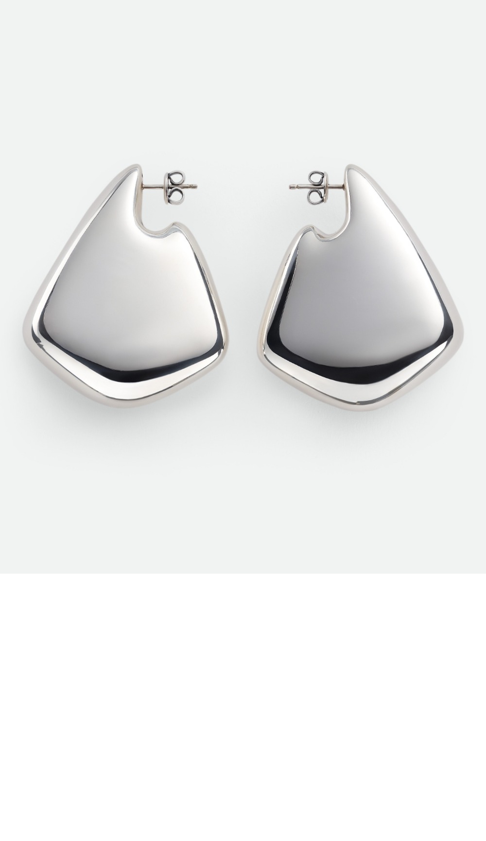 라지 핀 이어링 786206 > 보테가베네타