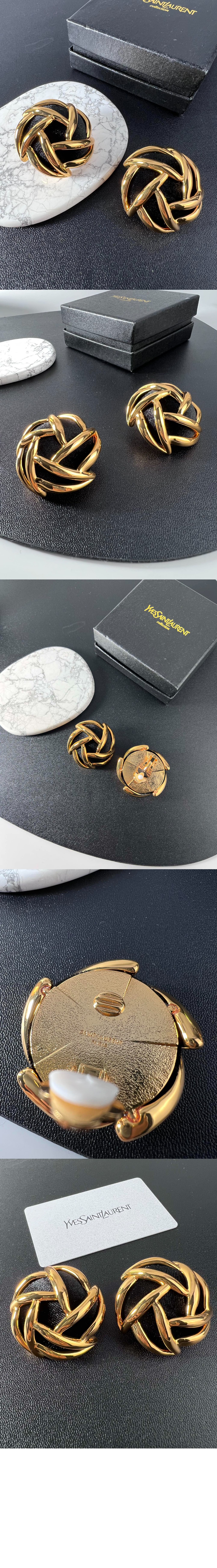 스웨이드 스크류 귀걸이 769093 > 생로랑