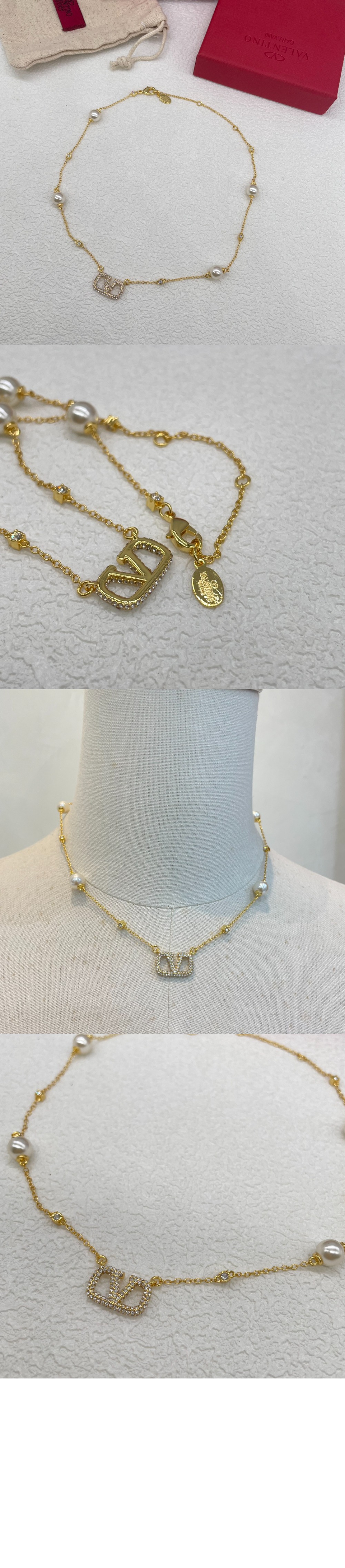 크리스털 및 진주 장식 브이로고 시그니처 메탈 네크리스 > 발렌티노