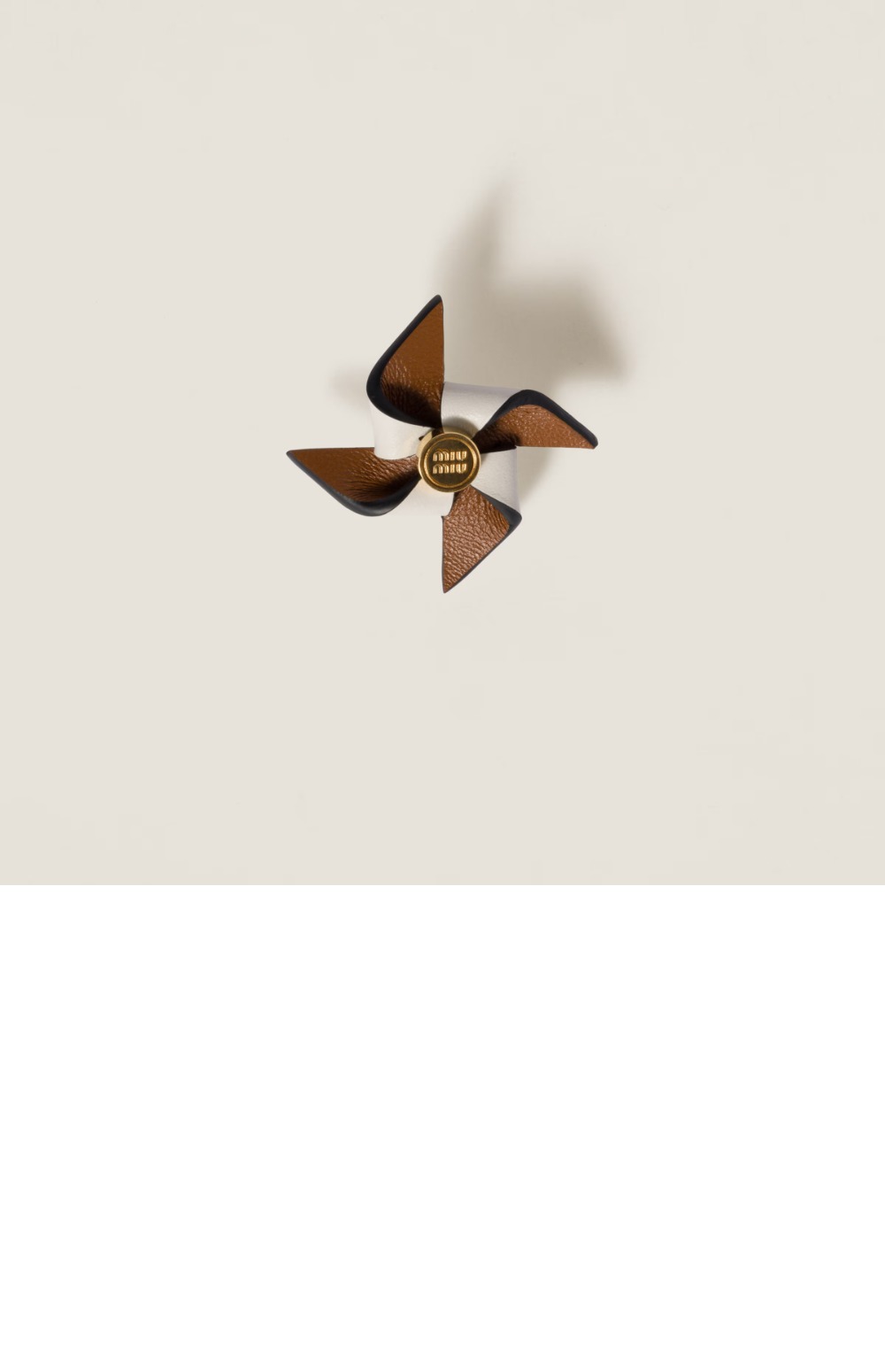 가죽 핀휠 브로치 5IS114 > 미우미우