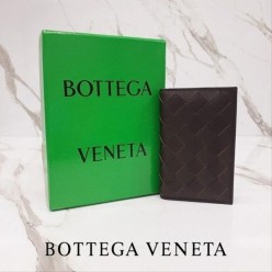 보** 인트레치아토 플랩 카드지갑 775