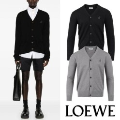 로** 신상 아나그램 자수 울 가디건 커플 착용 가능