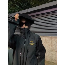 아**** x 팔** 콜라보 알파 고어텍스 자켓  수입