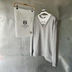 로** 브이넥 트롱프뢰유 스웨이트셔츠