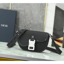 디* 새들 크로스