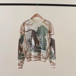 에*** 표범 니트