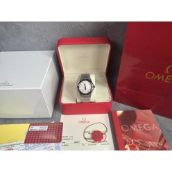 오** 컨스텔레이션 41mm 운석다이얼