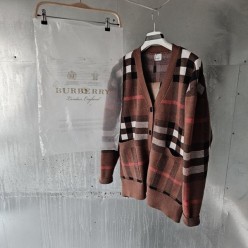 버** 울 캐시미어 체크 가디건