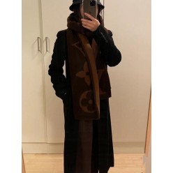 루* 스티치 레터링 캐시 머플러