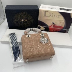 디* 페이던트 은장 레이디백