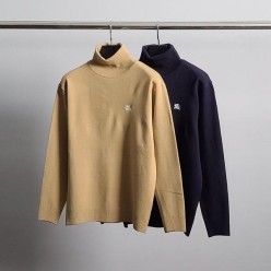 버** 기사자수 터틀넥 니트