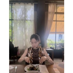 루* 빅로고 모노그램 스카프