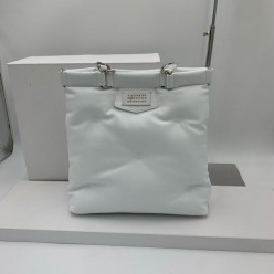 메* 마르지엘라 토트백