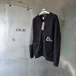 디* 로고 자수 힐튼 넬 가디건