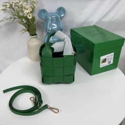 보** 카세트 버킷백