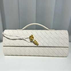 보** 안디아모 클러치