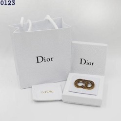 디* CD 로고 골드 브로치