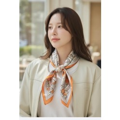 에*** 캐리지 오렌지 스카프