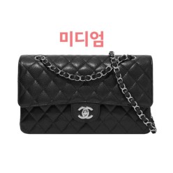 샤* NEW 클래식 미디움 플랩백 그레인드 카프스킨  실버 메탈 블랙 풀박스