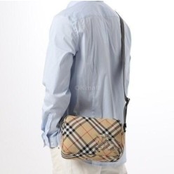 버** 체크크로스 바디백