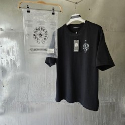 크* 레터링 로고 티셔츠