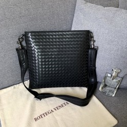 보** 인트레치아토 크로스백