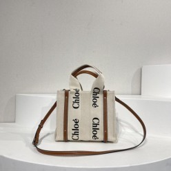 끌** 우디백 스몰