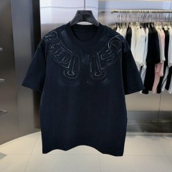 크* 목 말굽 자수 티셔츠