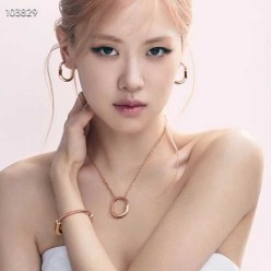 티** 로제 락네크리스