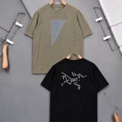 아**** 캡티브 아크포스트로피 워드 SS 티셔츠