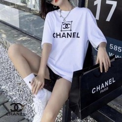 샤* 스퀘어 로고 라운드 반팔
