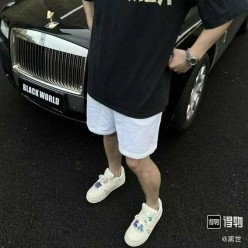 발**** 테이프 로고 티셔츠