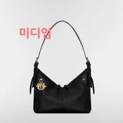 디* Voyage 미디엄 백 블랙 플랫 매크로까나쥬 그레인 송아지 가죽