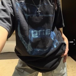 알*** 왕 크리스탈 그래픽 워싱 티셔츠
