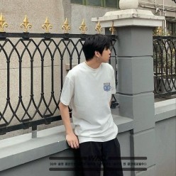 루* 블루 주머니 디자인 티셔츠