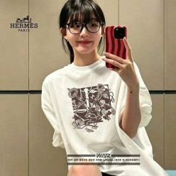 에*** 열쇠 패턴 로고 반팔티셔츠