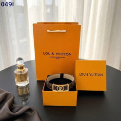 루* 모노그램 LV 레더 뱅글 팔찌