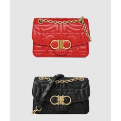 퀼티드 간치니 플랩백 스몰 21H153