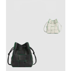 스몰 카세트 크로스바디 버킷백 680218