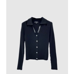 로고 니트 상의