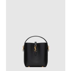 유광 가죽 소재의 LE 37 미니백 765870