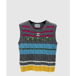 로고 니트 상의