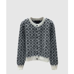 로고 니트 상의