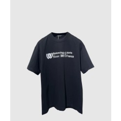 인스티튜셔널 미디엄 핏 티셔츠